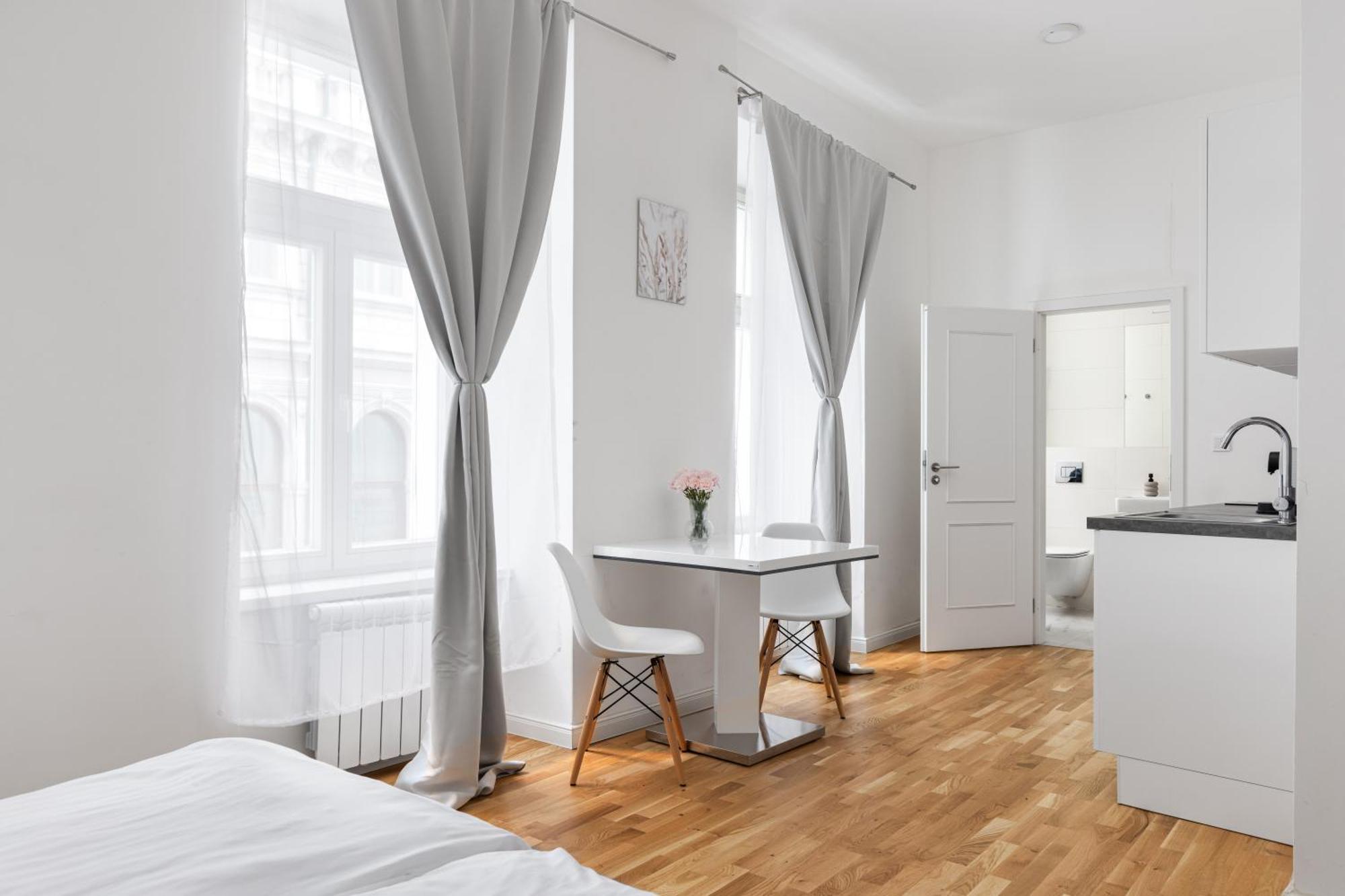 Stay2Gether Beige Nest - Metro Florenc Prag Exteriör bild